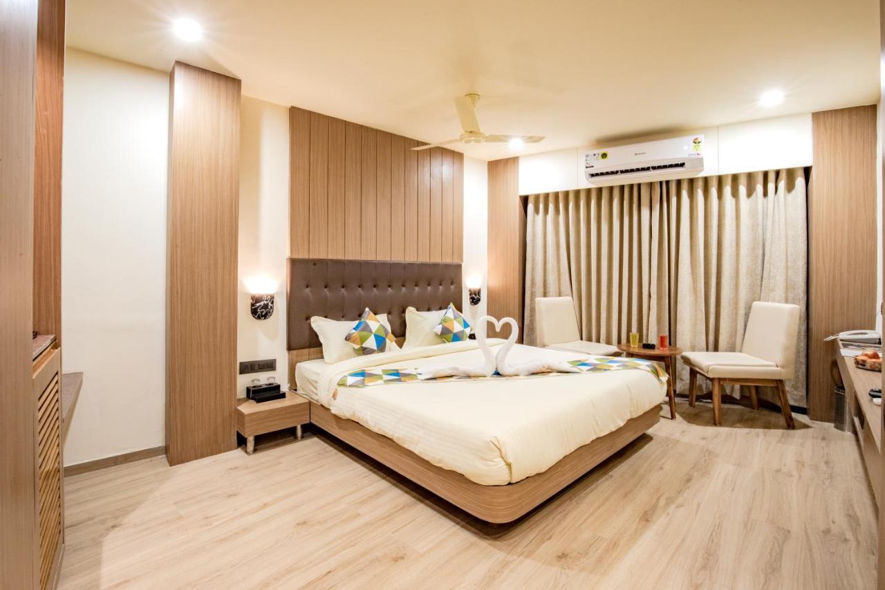 Hotel Nexus Rajkot Luaran gambar