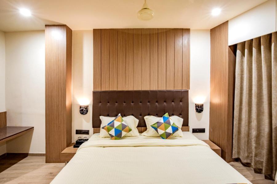 Hotel Nexus Rajkot Luaran gambar