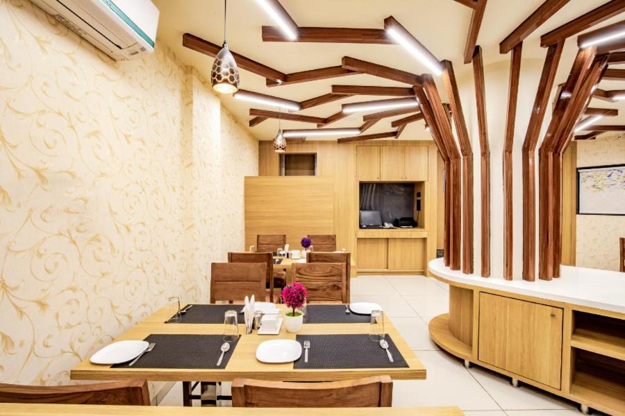 Hotel Nexus Rajkot Luaran gambar