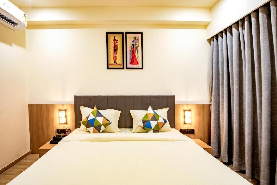 Hotel Nexus Rajkot Luaran gambar