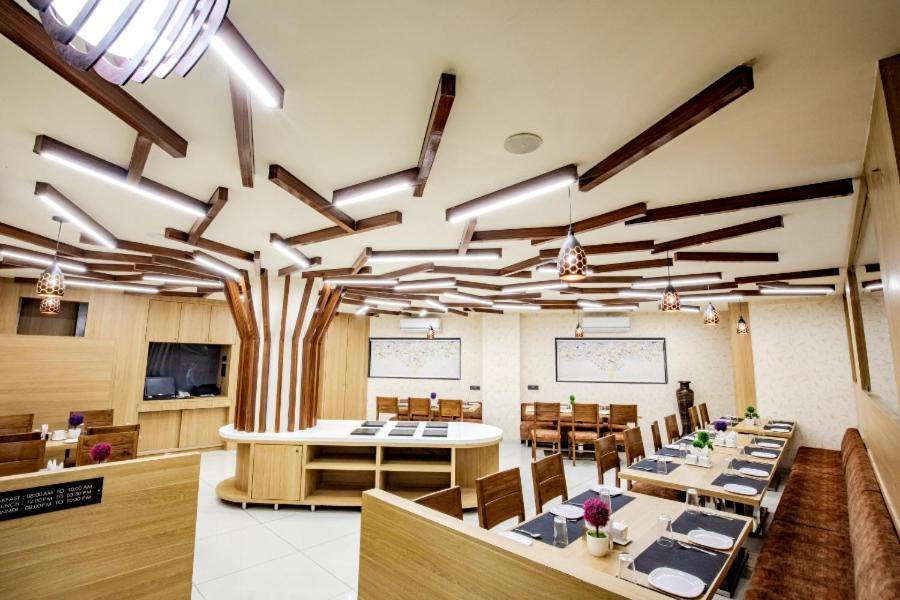 Hotel Nexus Rajkot Luaran gambar