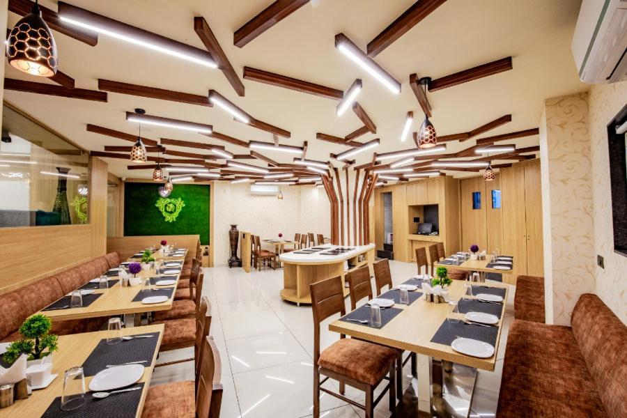 Hotel Nexus Rajkot Luaran gambar
