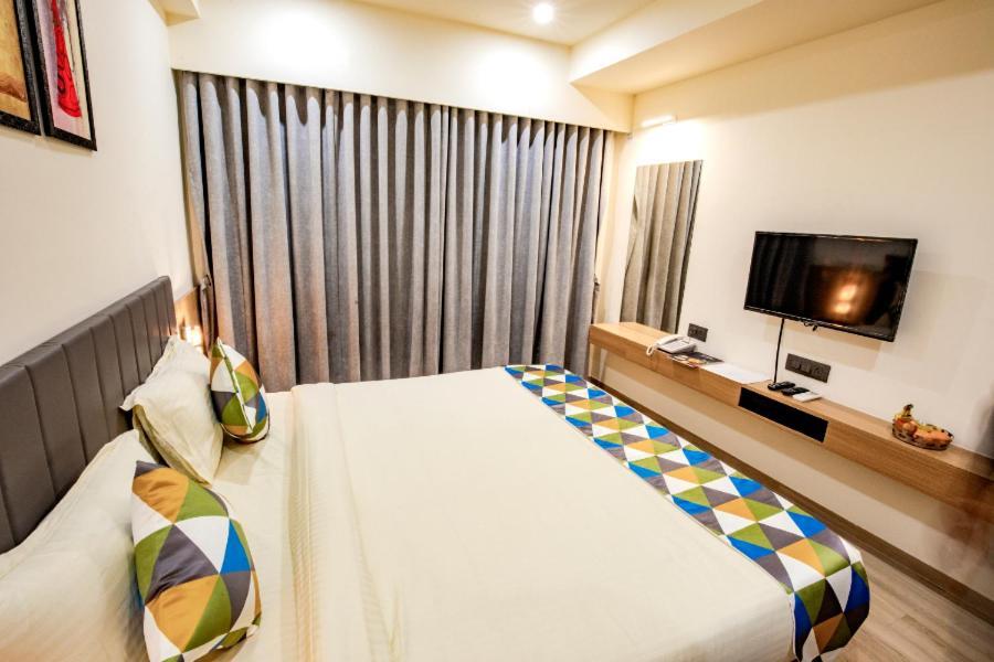 Hotel Nexus Rajkot Luaran gambar