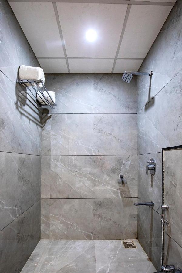Hotel Nexus Rajkot Luaran gambar
